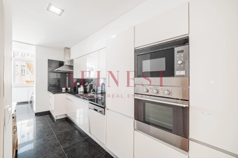 Apartamento T2 para Arrendamento em Areeiro Foto 2