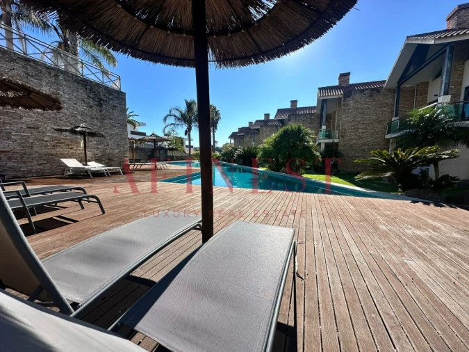 Moradia T4 para Arrendamento em Alcabideche Foto 6