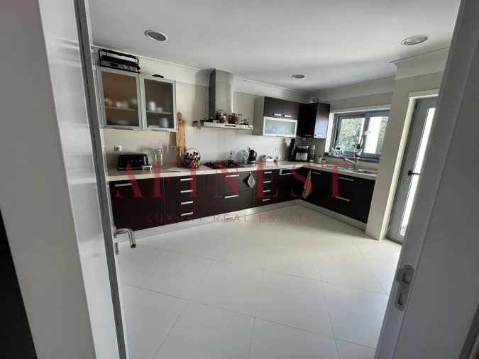 Moradia T4 para Arrendamento em Alcabideche Foto 15