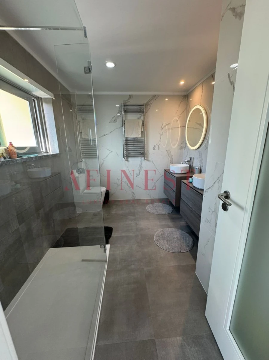 Moradia T4 para Arrendamento em Alcabideche Foto 19