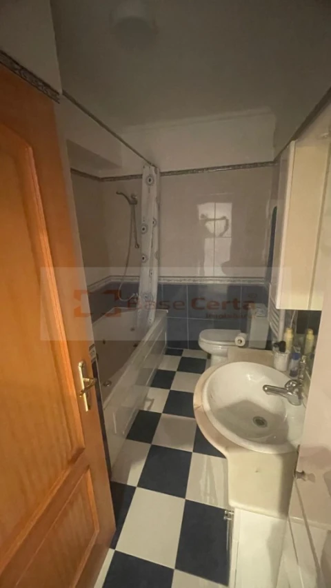 Apartamento T1 para Venda em Vialonga