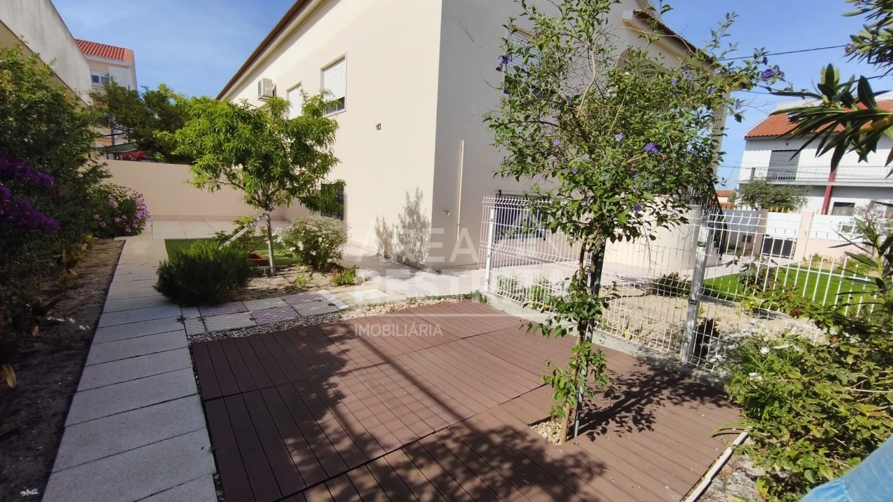 Moradia T3 para Venda em Quinta do Conde Foto 25