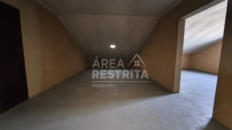 Moradia T3 para Venda em Quinta do Conde Foto 34