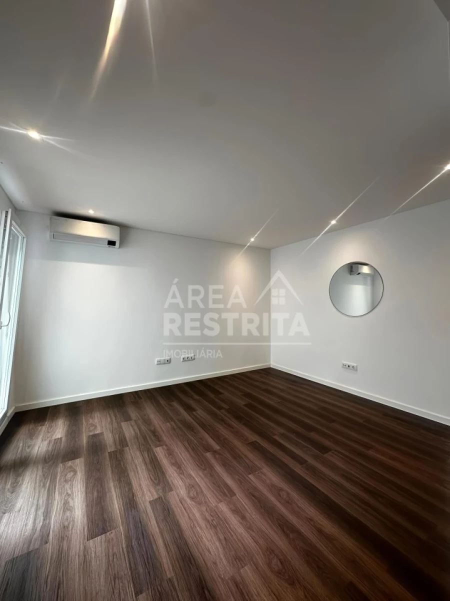 Apartamento T2 para Venda em Almada, Cova da Piedade, Pragal e Cacilhas Foto 5