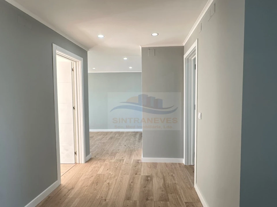 Apartamento T3 para Venda em Águas Livres Foto 3