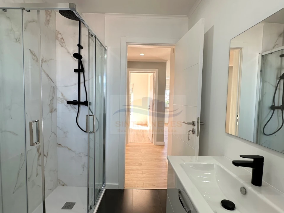 Apartamento T3 para Venda em Águas Livres Foto 5