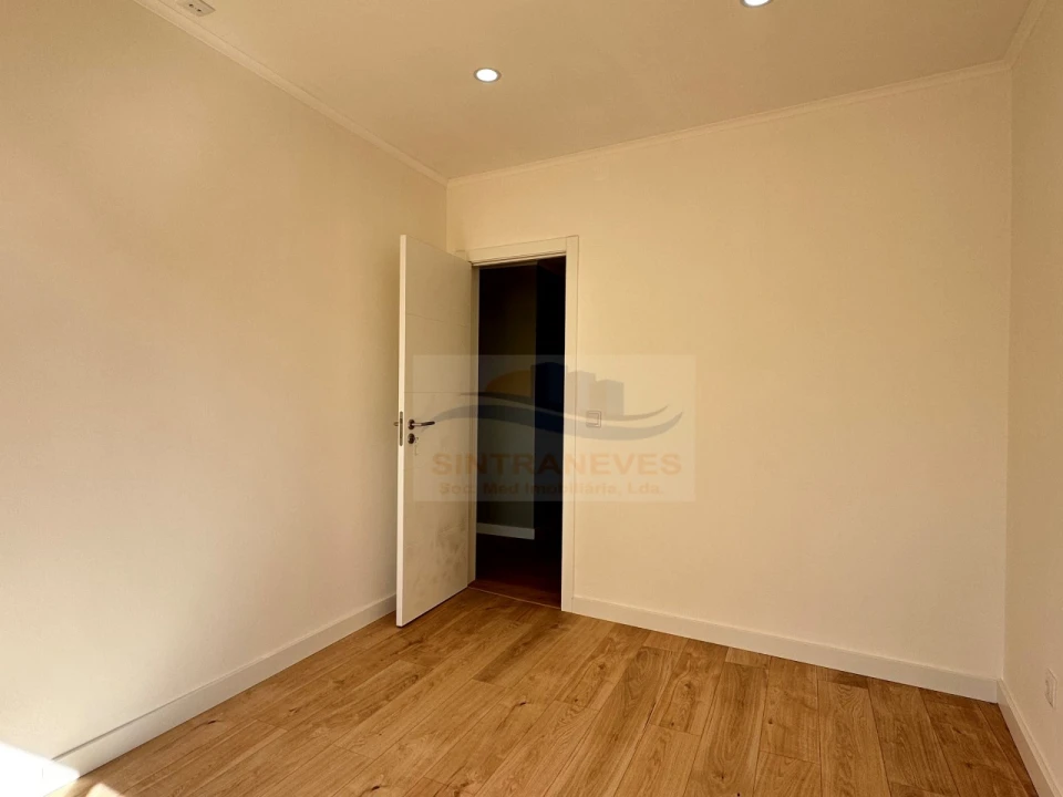 Apartamento T3 para Venda em Águas Livres Foto 7