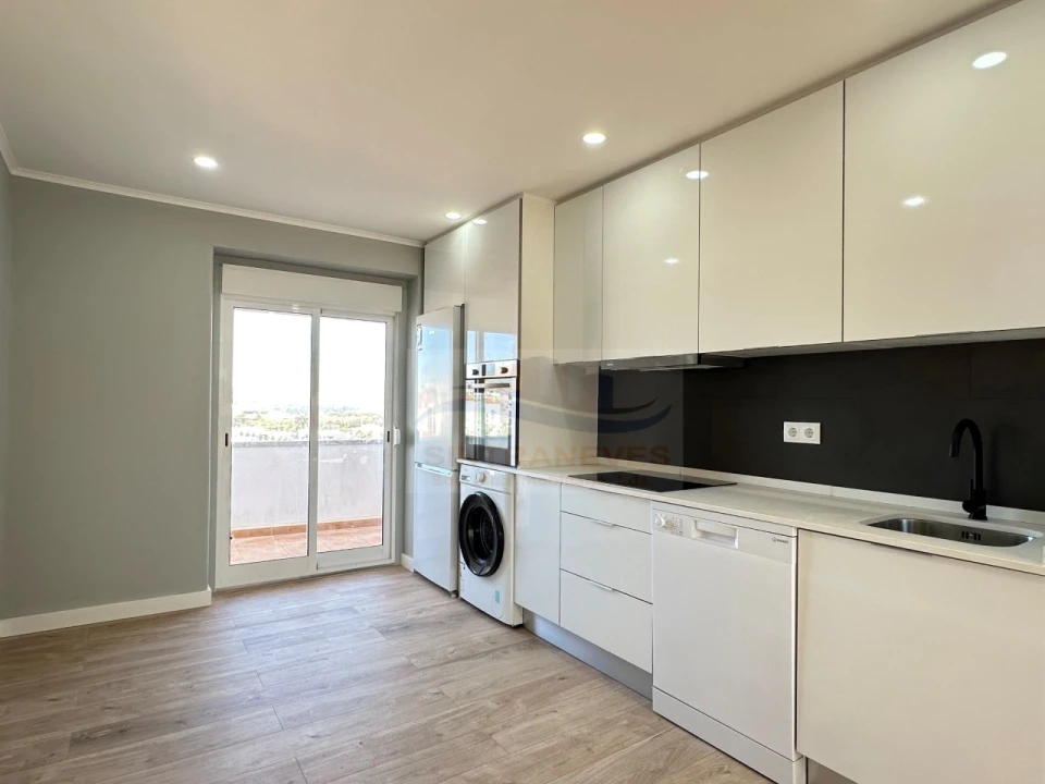 Apartamento T3 para Venda em Águas Livres Foto 1