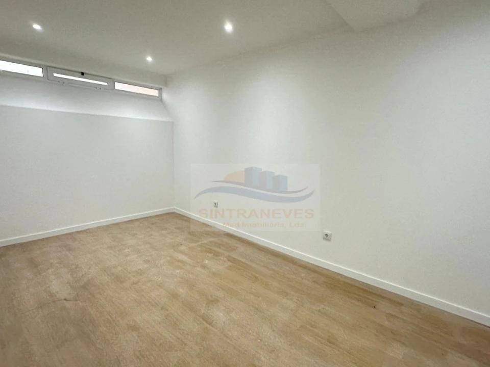 Apartamento T2 para Venda em Venteira Foto 8