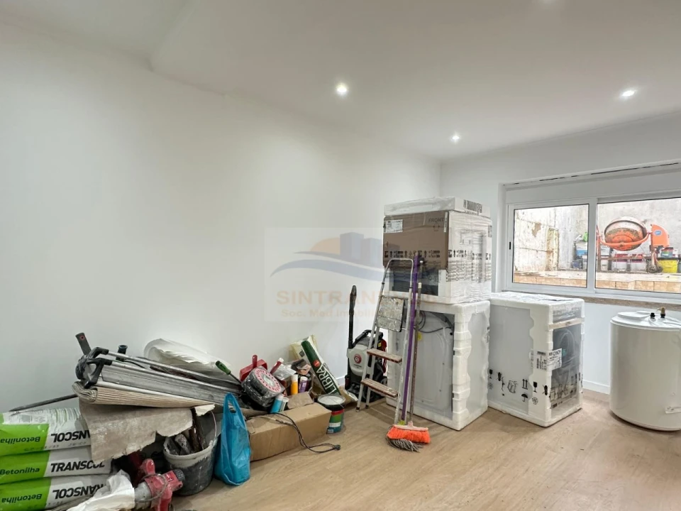 Apartamento T2 para Venda em Venteira Foto 12