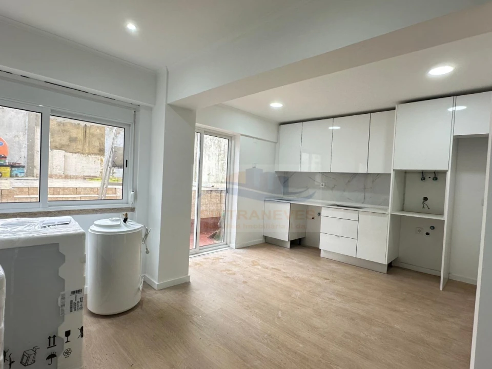 Apartamento T2 para Venda em Venteira Foto 13