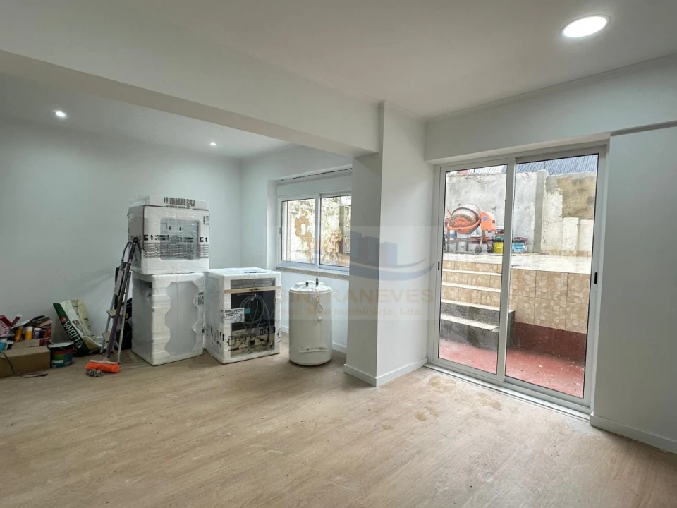 Apartamento T2 para Venda em Venteira Foto 16