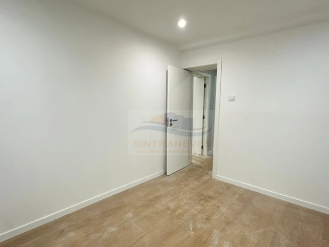 Apartamento T2 para Venda em Venteira Foto 7