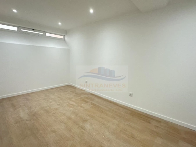 Apartamento T2 para Venda em Venteira Foto 8
