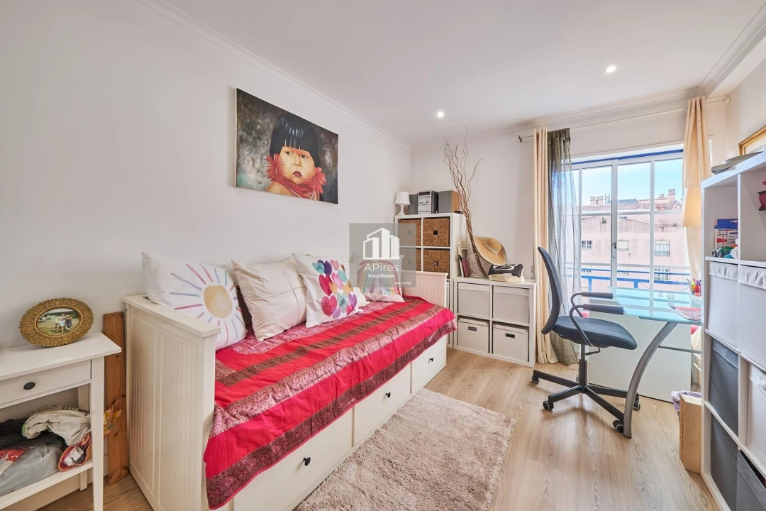 Apartamento T3 para Venda em Costa da Caparica Foto 16