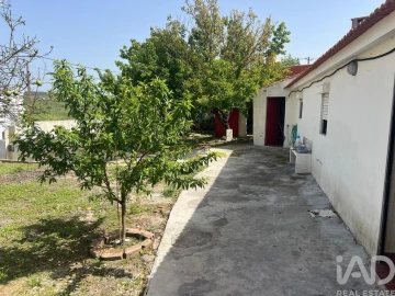Moradia T2 para Venda em Lamas e Cercal