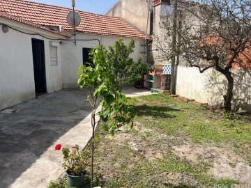 Moradia T2 para Venda em Lamas e Cercal