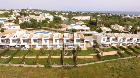 Moradia T3 para Venda em Albufeira e Olhos de Água