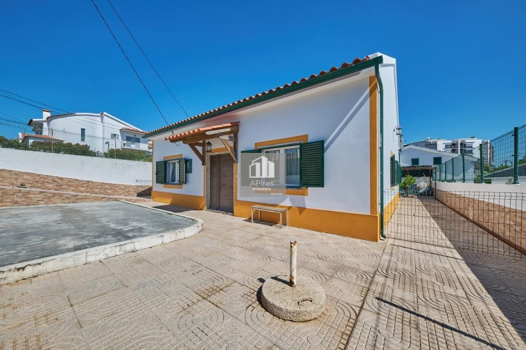 Moradia T3 para Venda em Charneca de Caparica e Sobreda Foto 2