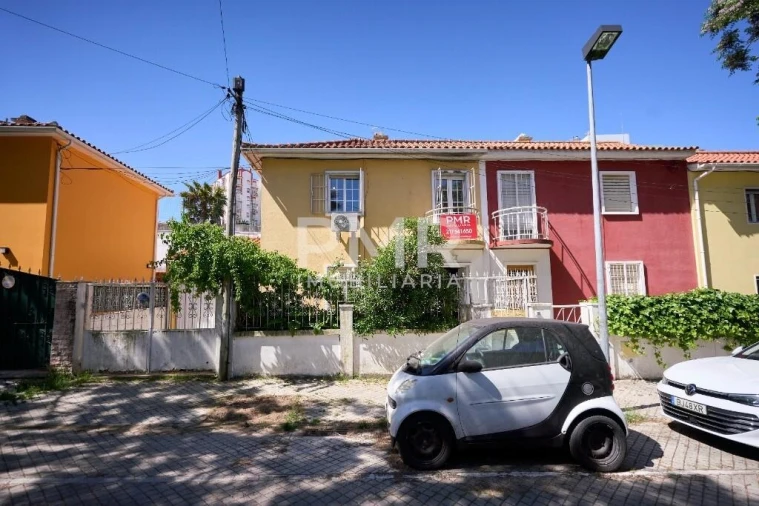 Moradia T4 para Venda em Benfica Foto 35