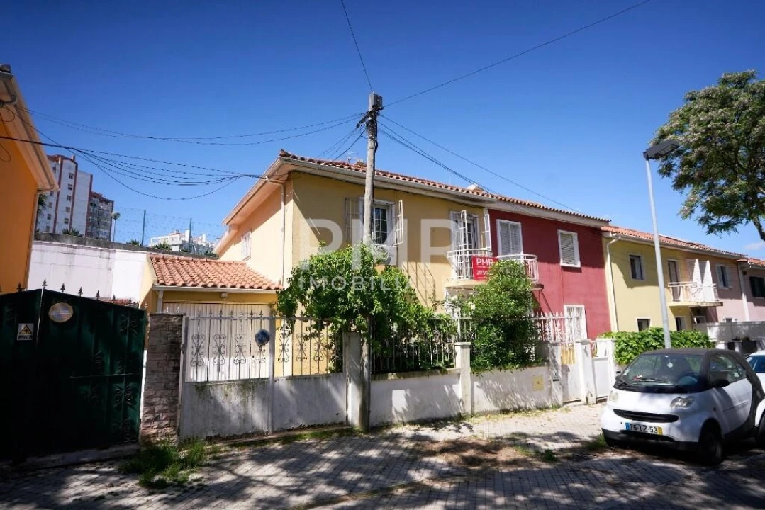 Moradia T4 para Venda em Benfica Foto 31