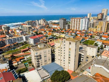 Apartamento T3 para Venda em Póvoa de Varzim, Beiriz e Argivai