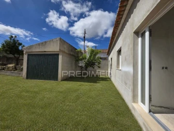 Moradia T3 para Venda em Meia Via