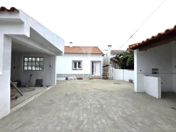 Moradia T3 para Venda em Meia Via