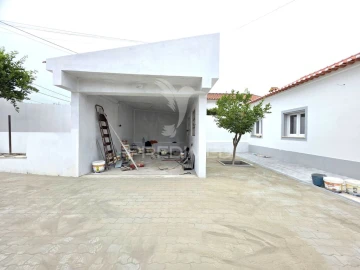 Moradia T3 para Venda em Meia Via