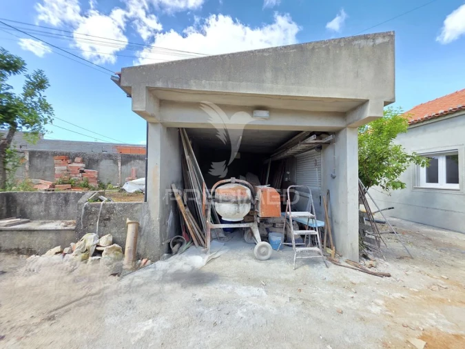 Moradia T3 para Venda em Meia Via Foto 3