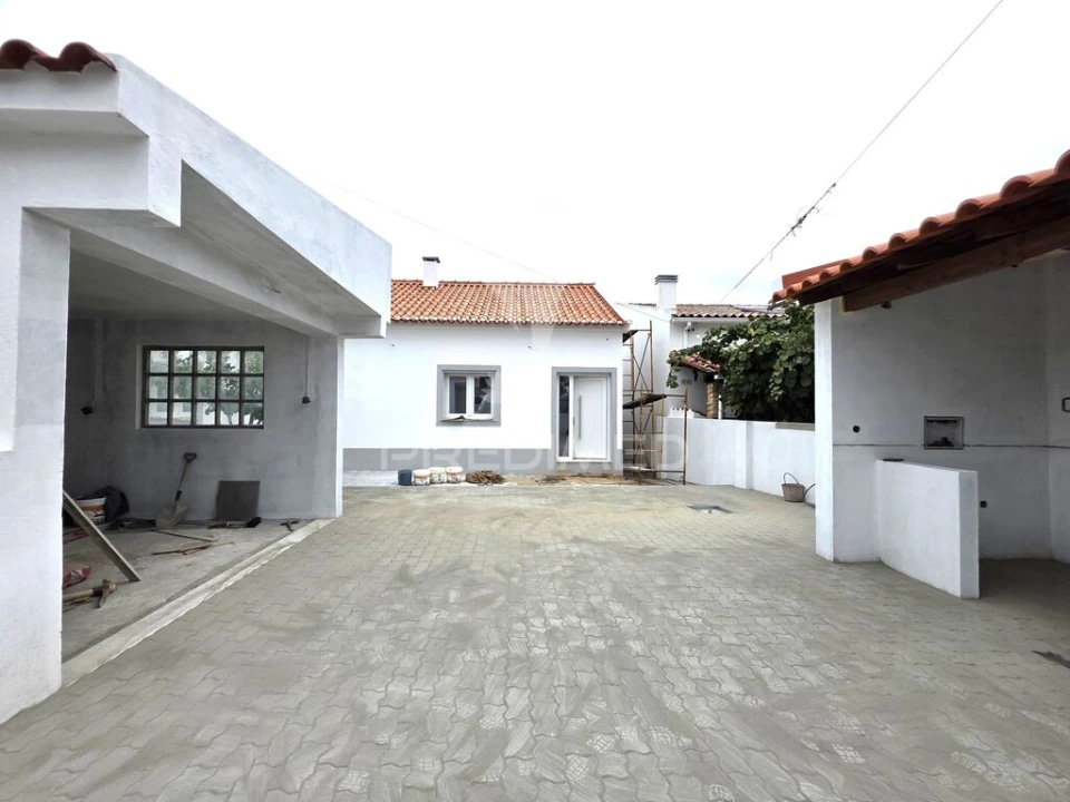 Moradia T3 para Venda em Meia Via Foto 1