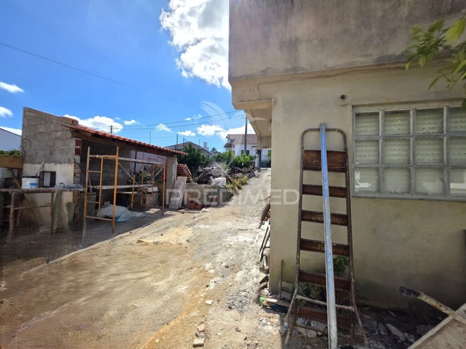 Moradia T3 para Venda em Meia Via Foto 5