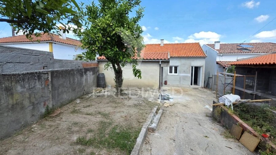 Moradia T3 para Venda em Meia Via