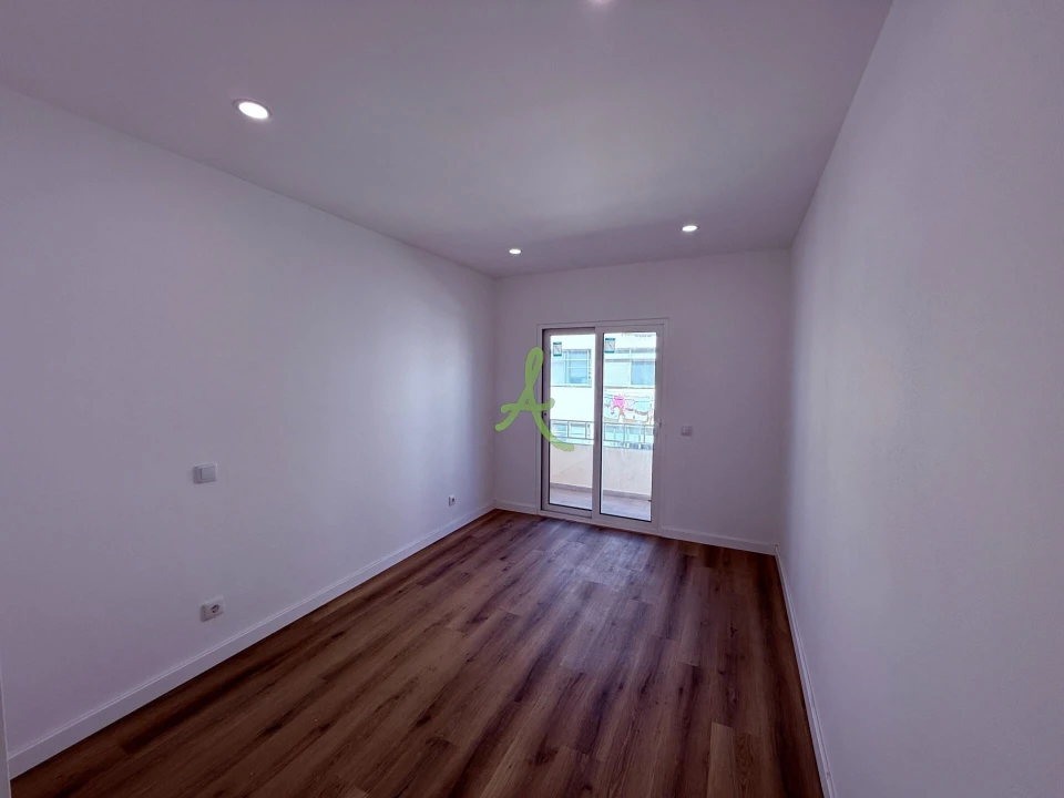 Apartamento T2 para Venda em Portimão Foto 7