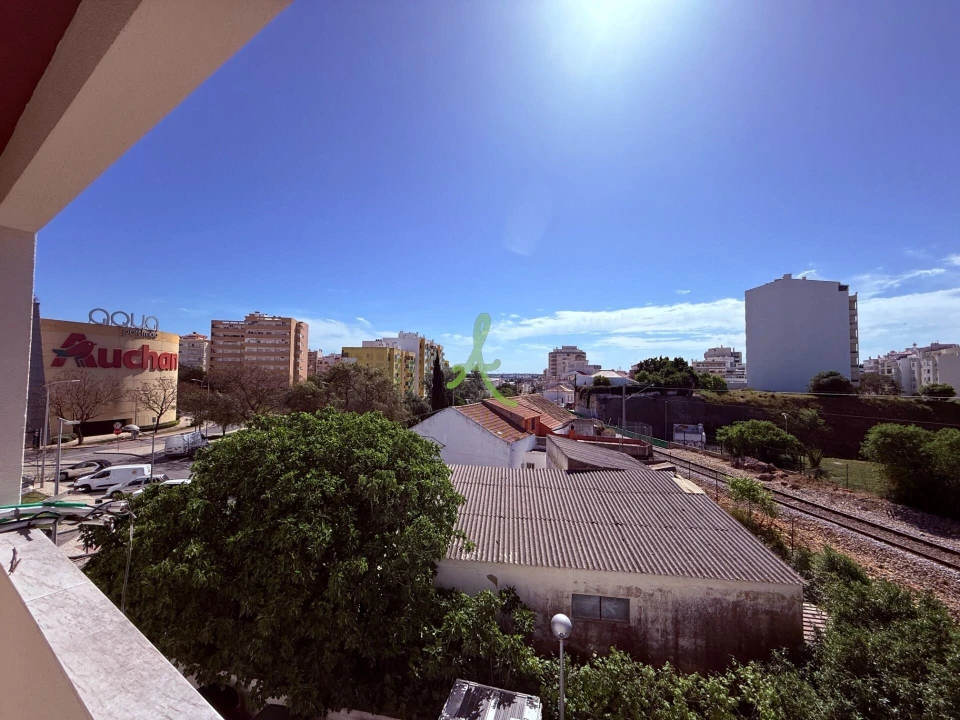 Apartamento T2 para Venda em Portimão Foto 17