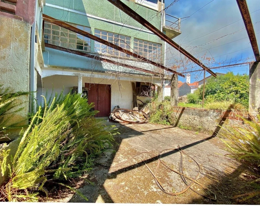 Moradia T5 para Venda em Lorvão Foto 1