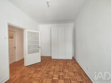 Apartamento T2 para Arrendamento em Oeiras e São Julião da Barra, Paço de Arcos e Caxias