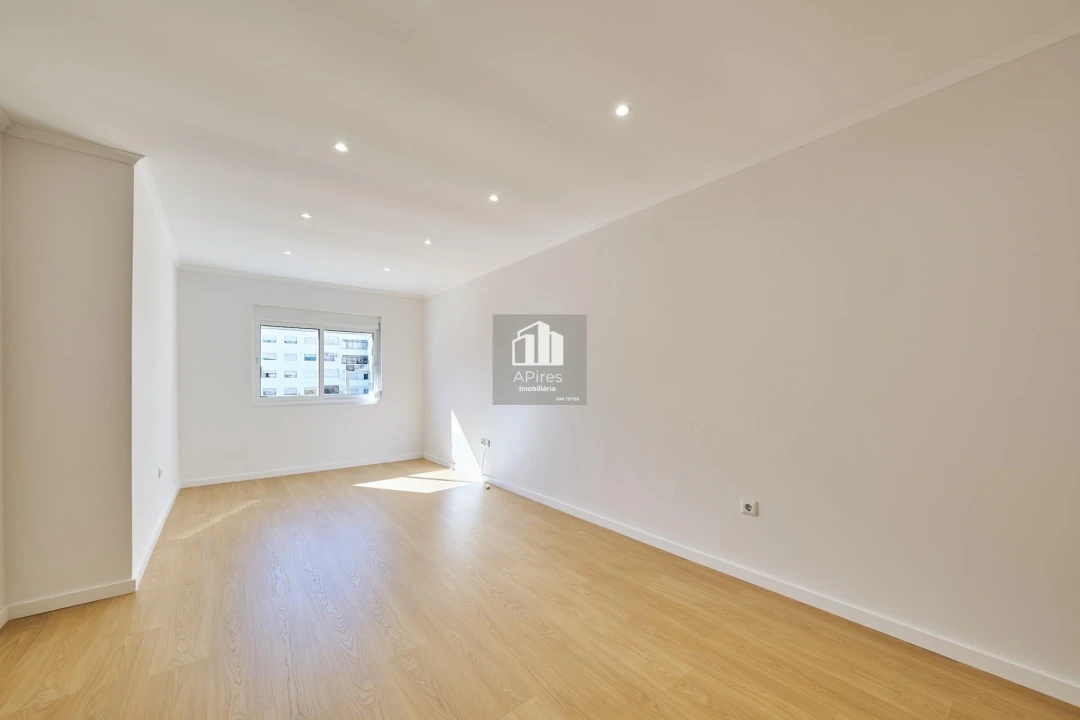 Apartamento T2 para Venda em Costa da Caparica Foto 2