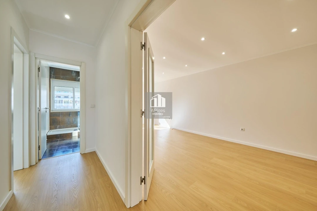 Apartamento T2 para Venda em Costa da Caparica Foto 5