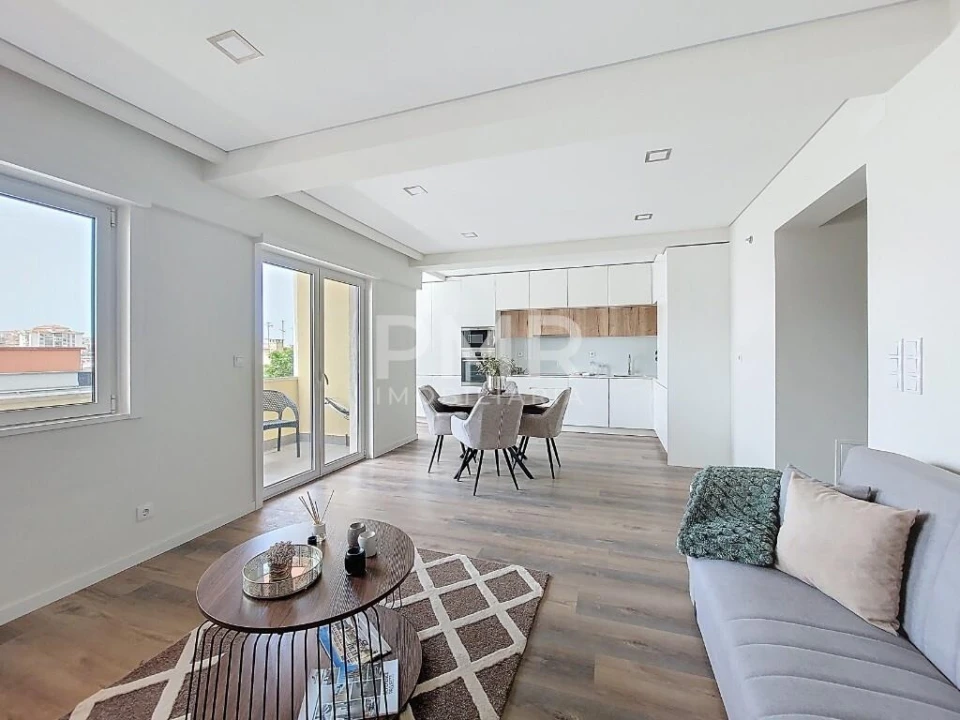 Apartamento T3 para Venda em Benfica Foto 1
