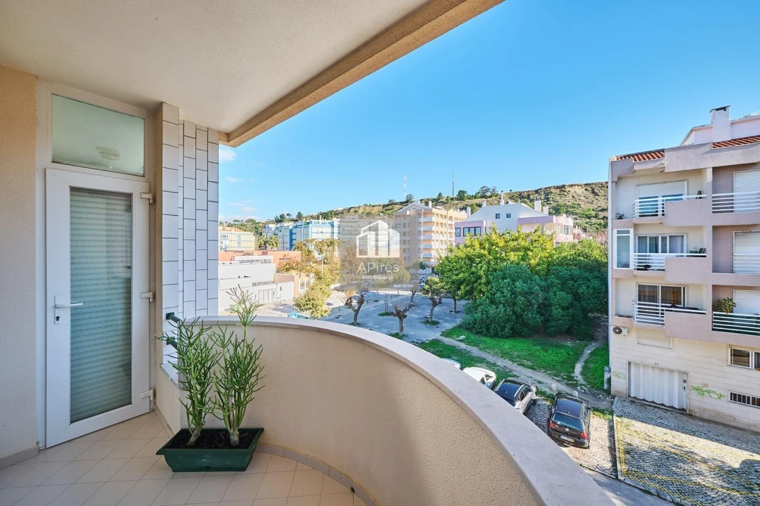 Apartamento T2 para Venda em Costa da Caparica Foto 20