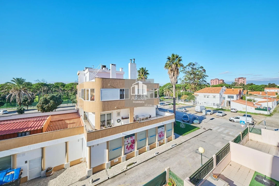 Apartamento T2 para Venda em Costa da Caparica Foto 22
