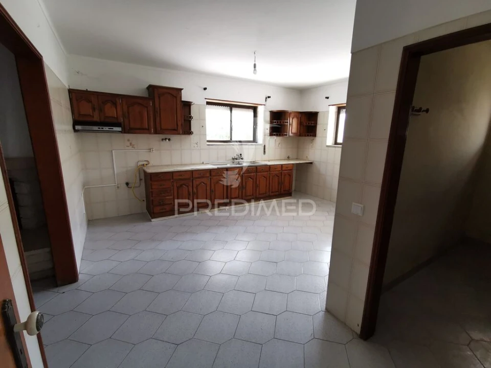 Moradia T5 para Venda em Além da Ribeira e Pedreira Foto 10