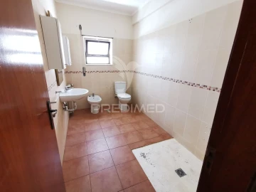 Moradia T5 para Venda em Além da Ribeira e Pedreira