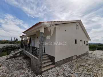 Moradia T5 para Venda em Além da Ribeira e Pedreira