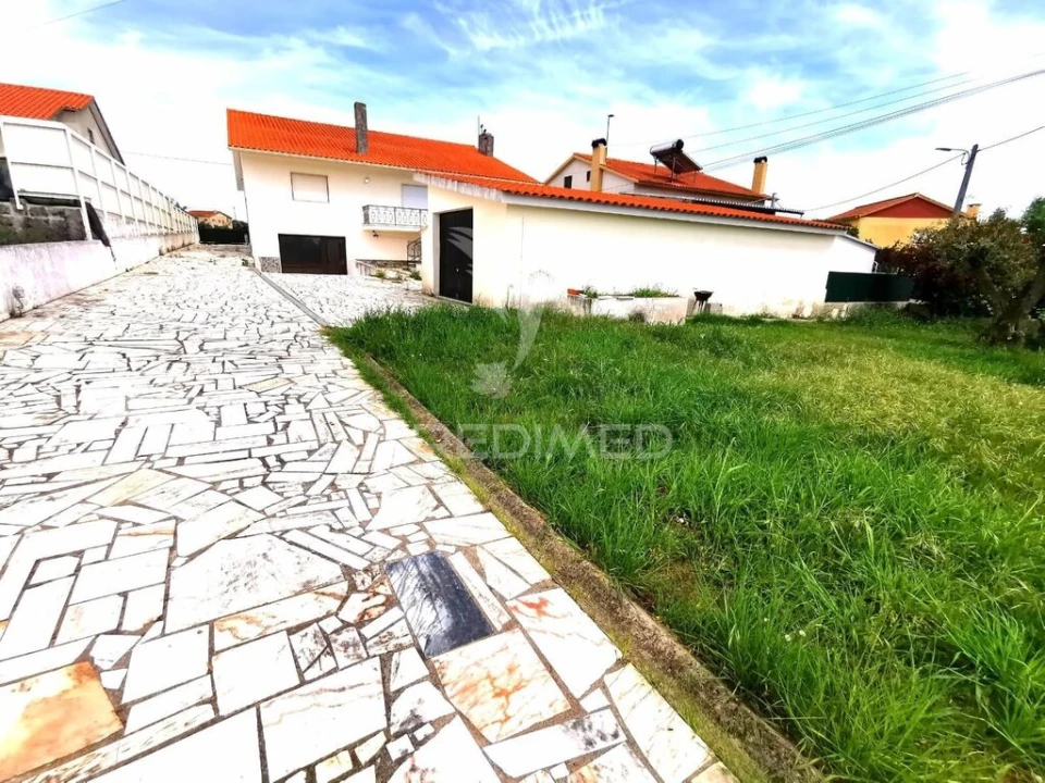 Moradia T5 para Venda em Além da Ribeira e Pedreira Foto 2