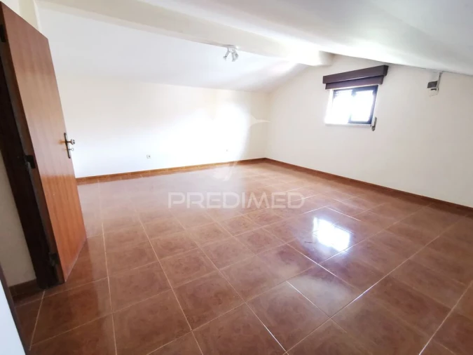 Moradia T5 para Venda em Além da Ribeira e Pedreira Foto 12