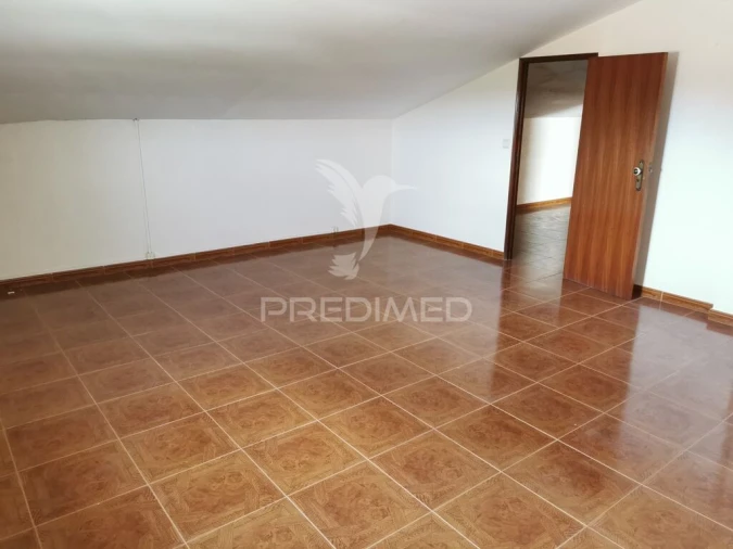 Moradia T5 para Venda em Além da Ribeira e Pedreira Foto 13