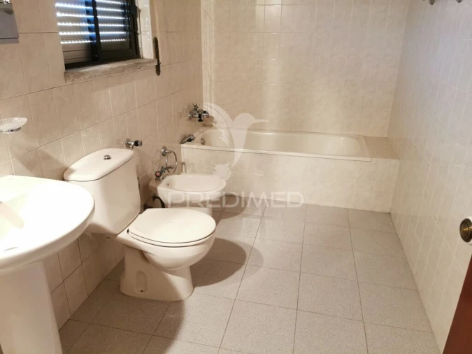 Moradia T5 para Venda em Além da Ribeira e Pedreira Foto 14