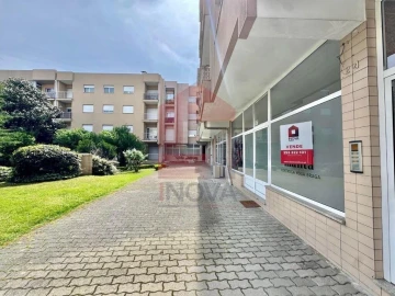 Loja para Venda em Merelim (São Pedro) e Frossos